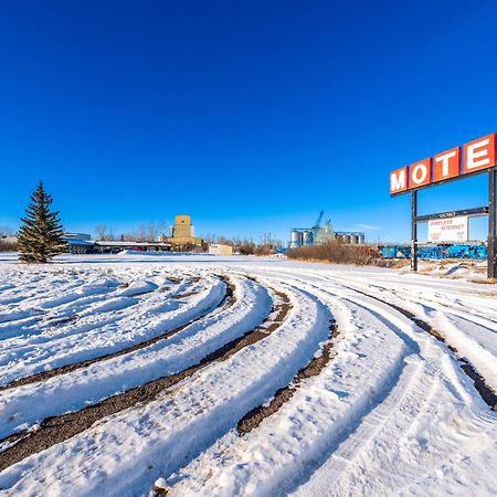 Blue Horse Motel Beiseker Εξωτερικό φωτογραφία