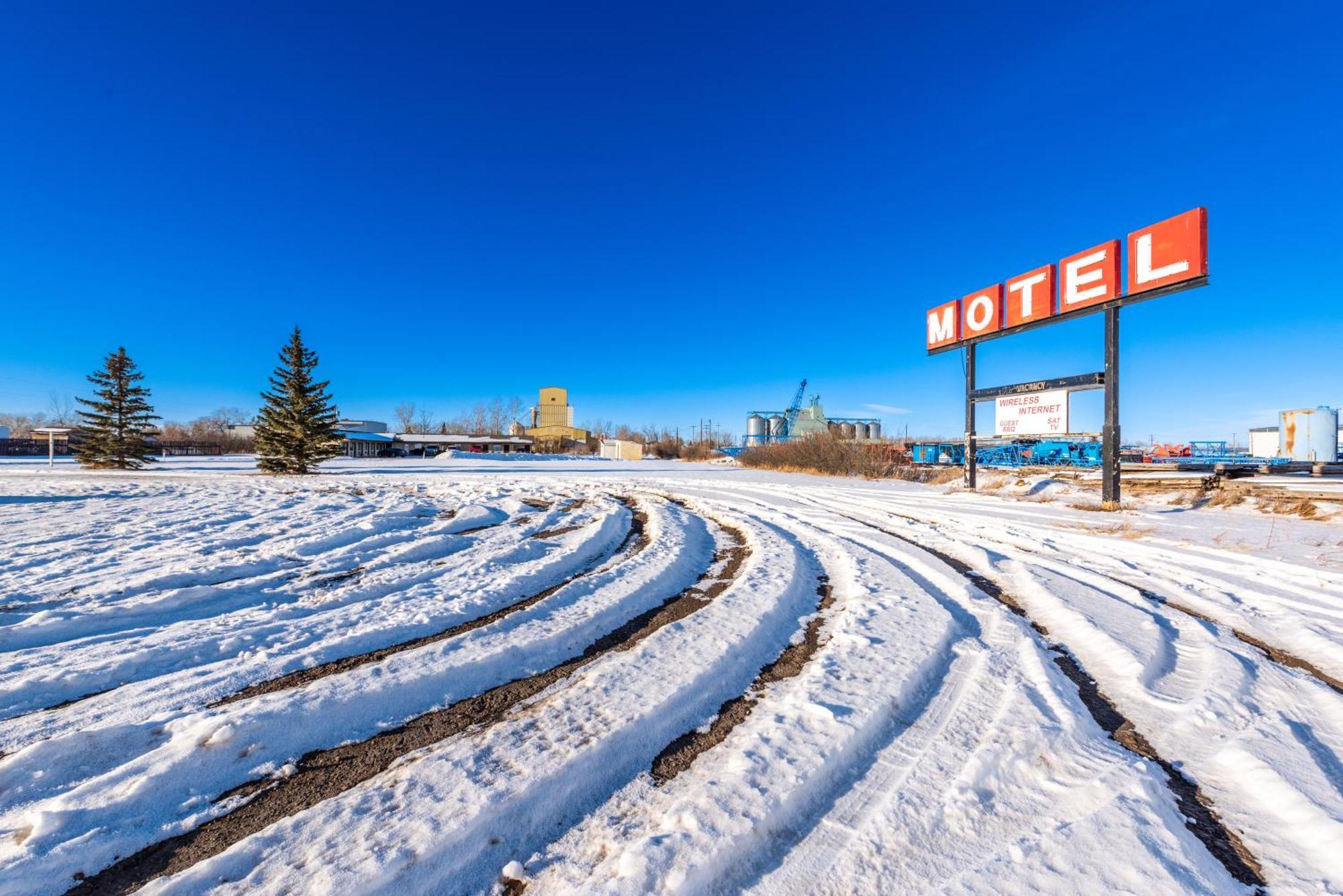 Blue Horse Motel Beiseker Εξωτερικό φωτογραφία