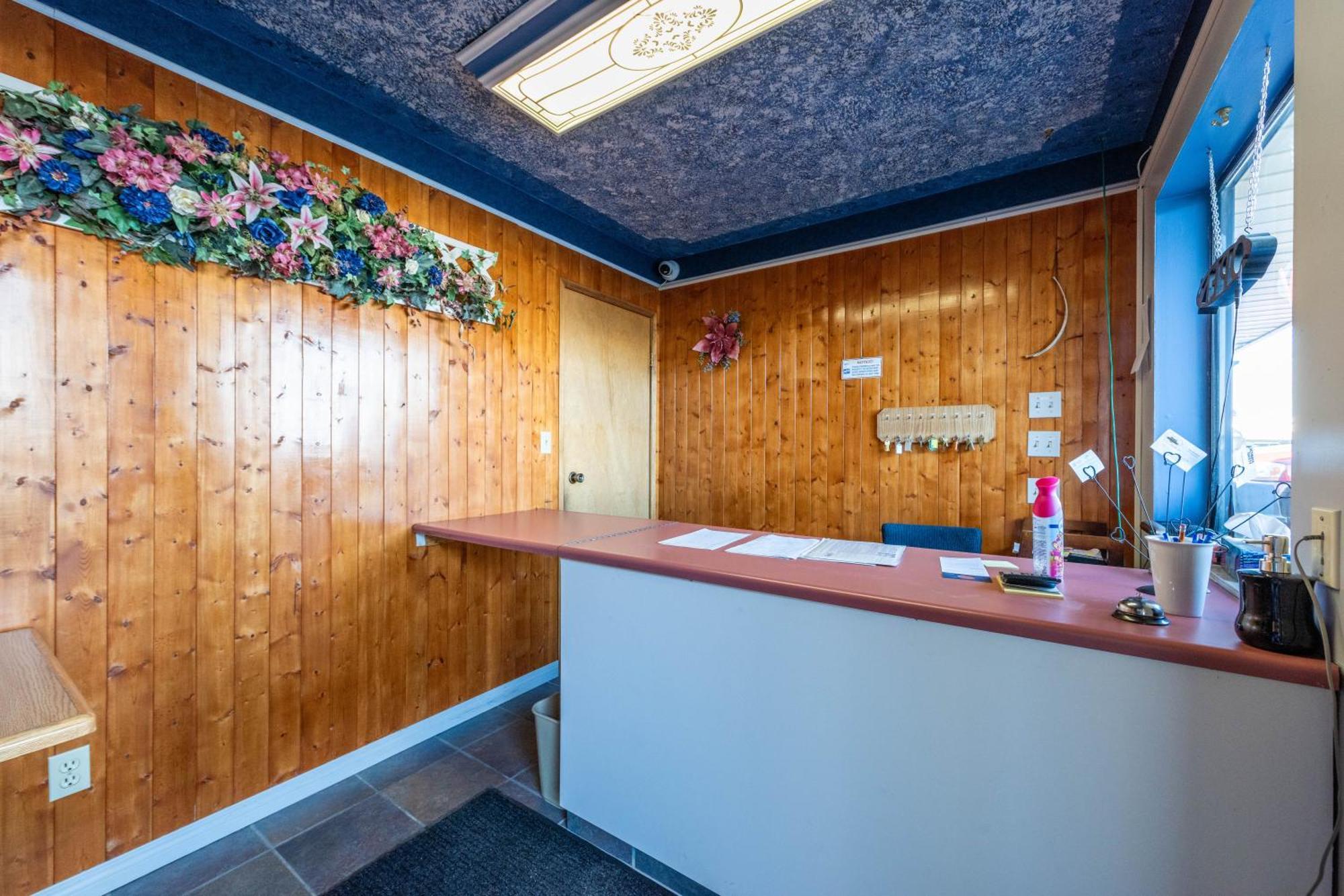 Blue Horse Motel Beiseker Εξωτερικό φωτογραφία
